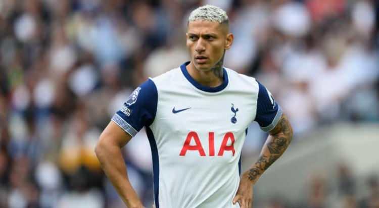 <p>Galatasaray, Osimhen'in olmaması durumunda B planını belirledi.<br />
<br />
Sarı-kırmızılı ekip, Richarlison'u gündemine getirdi.<br />
<br />
Brezilyalı yıldız, Cimbom'a yeşil ışık yaktı.<br />
<br />
Richarlison son olarak 2022'de 58 milyon Euro karşılığında Everton'dan Tottenham'a transfer oldu.<br />
<br />
(POSTA)</p>