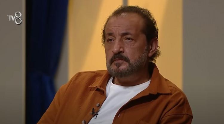 <p>Mehmet Şef ise; <strong><em>"Doğru değilim, tartışıyoruz şurada, kötü bir şey yok"</em></strong> diyerek konuya açıklık getirdi.</p>
