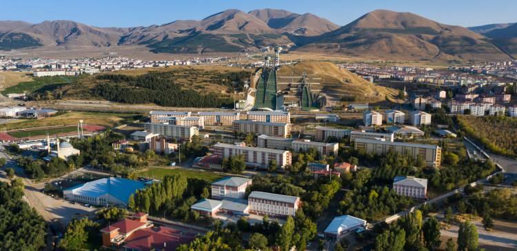 <p>1358. derece Atatürk Üniversitesi,Türkiye,18,-,1519,-,1305,68.8</p>
