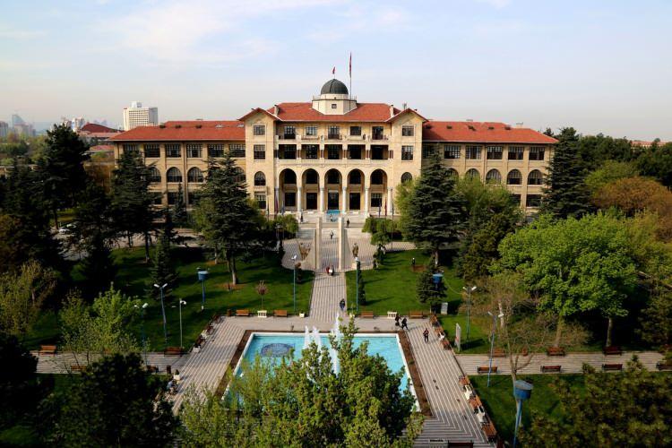 <p>1096. derece Gazi Üniversitesi,Türkiye,12,-,1210,-,1048,70.1</p>