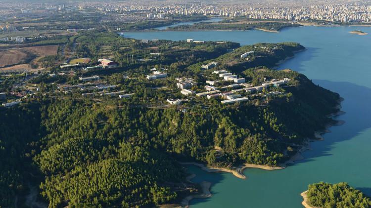 <p>1063. derece Çukurova Üniversitesi,Türkiye,10,-,1497,-,1015,70.3</p>

