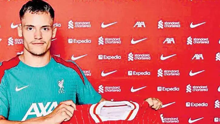 <p>* Transfer dönemini Bayer Leverkusen’den Jeremie Frimpong’la açan Liverpool, ikinci transferini de Alman ekibinden yaptı.<br />
<br />
Florian Wirtz’le 5 yıllık sözleşme imzalayan Liverpool transfer rekorunu da kırdı. Florian Wirtz, Premier Lig ve Liverpool tarihinin en pahalı transferi oldu.</p>
