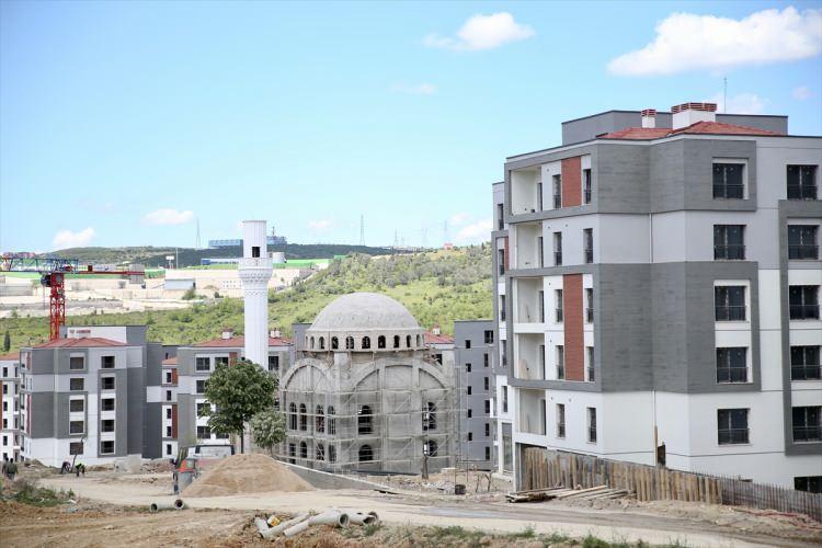 <p><span style="color:#B22222"><strong>NEREDE NE KADAR DEPREM KONUTU İNŞA EDİLDİ</strong></span></p>
<p> </p>
<p>Törende, yapımı tamamlanan toplam 49 bin 56 bağımsız bölümün hak sahipleri kura çekimiyle belirlenecek.</p>