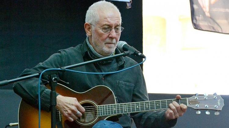 <p><span style="color:#000000">18 Haziran 1948 doğumlu sanat&ccedil;ı, vefatının ardından ilk doğum g&uuml;n&uuml;nde ailesi tarafından yayınlanan duygusal mesajlarla anıldı.&nbsp;</span></p>
