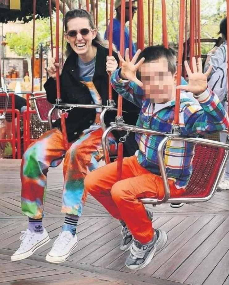 <p>Durumu öğrenen baba Onur Tatari, oğlunun annesi tarafından izinsiz şekilde yurt dışına kaçırıldığını belirterek New York Federal Mahkemesi’nde dava açtı. </p>