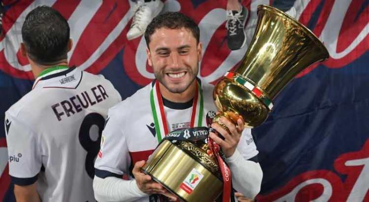 <p>Beşiktaş, Milan ile kontratı son eren Calabria'yı kadrosuna katmayı hedefliyor.<br />
<br />
(POSTA)</p>