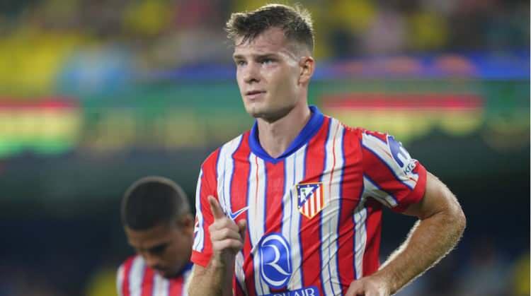 <p> </p>
<p><strong>FENERBAHÇE'DEN SÖRLOTH BOMBASI</strong><br />
Fenerbahçe, kaliteli bir golcü transferi yapmak istiyor.<br />
<br />
Sarı Kanarya, bu doğrultuda Atletico Madrid'den ayrılık kararı aldığı öne sürülen ve bir dönem Trabzonspor formasıyla Süper Lig'i kasıp kavuran Alexander Sörloth'u transfer listesine ekledi. </p>
<p> </p>