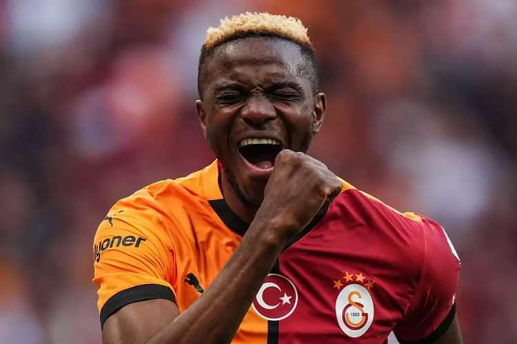 <p>Victor Osimhen için Liverpool da devreye girdi. İngiliz devi, Napoli'ye Nunez ve Chiesa'yı önermeyi düşünüyor.<br />
<br />
(AKŞAM)</p>