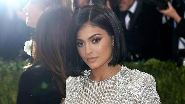 <p><strong><span style="color:#B22222">KYLIE JENNER </span> | İSRAİL</strong></p>
<p> </p>
<p><strong>İş insanı</strong></p>