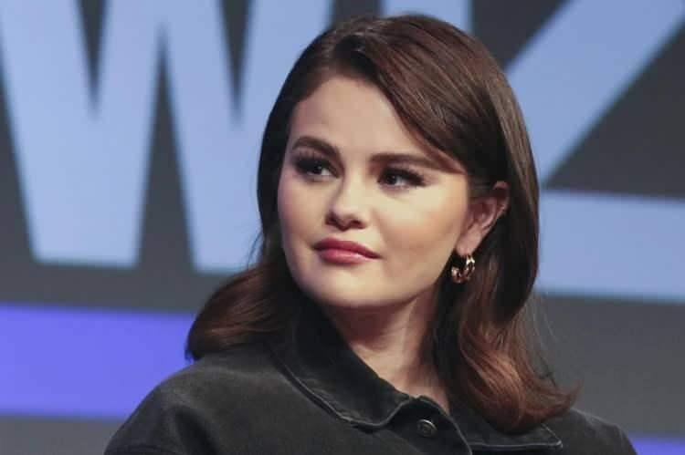 <p><strong><span style="color:#B22222">SELENA GOMEZ</span> | FİLİSTİN</strong></p>
<p> </p>
<p><strong>Oyuncu - şarkıcı</strong></p>