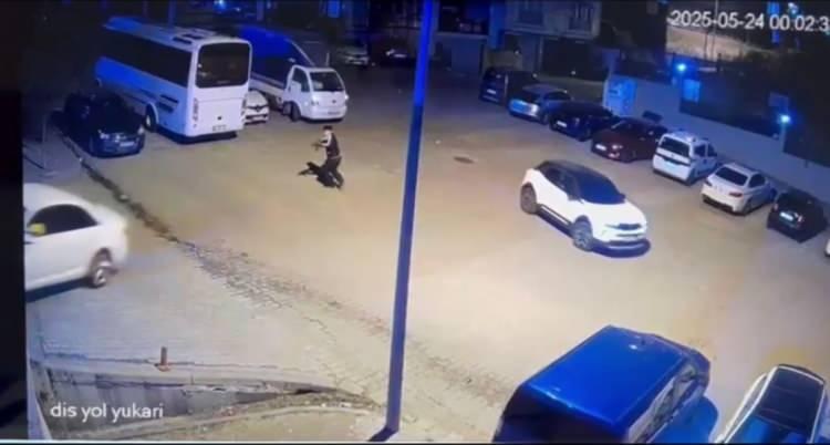 <p>İstanbul Emniyet Müdürlüğü Organize Suçlarla Mücadele Şube Müdürlüğü ekipleri, geçtiğimiz günlerde Kağıthane'de bir müzikhole el bombalı saldırı düzenleyen şüphelilerin peşine düştü.</p>
<p> </p>