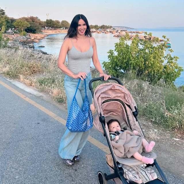 <p><span style="color:#800080"><strong>MİNİK YASMİN KOCAMAN OLDU</strong></span></p>