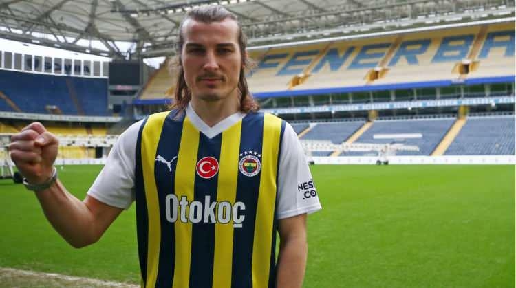 <p>4-Çağlar Söyüncü</p>

<p>Yaş: 29</p>

<p>Kulüp: Fenerbahçe</p>

<p>Mevki: Stoper</p>

<p>Piyasa değeri: 45 milyon Euro (2021)</p>
