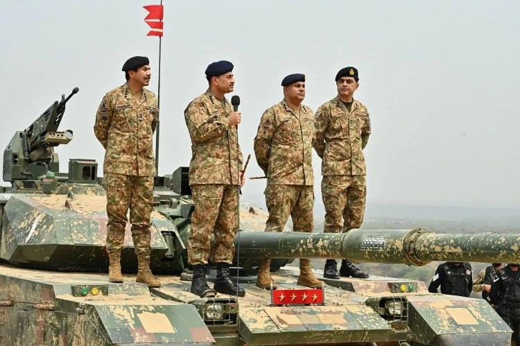<p><span style="color:#B22222"><strong>PAKİSTAN |</strong></span> 1</p>
