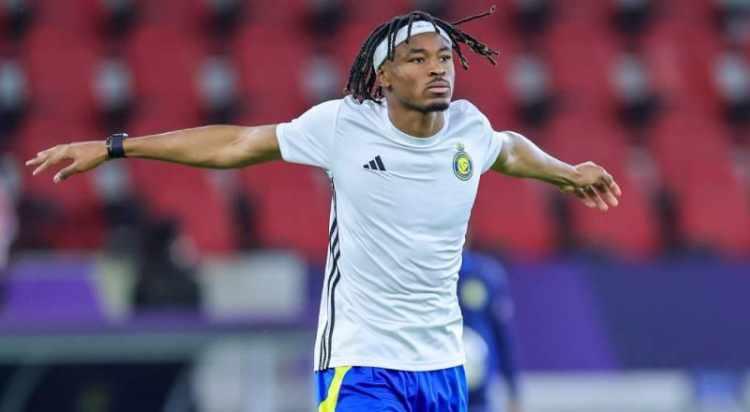 <p>Al-Nassr'ın 25 yaşındaki stoperi Mohamed Simakan'ı menajerler Galatasaray'a önerdi.<br />
<br />
Yönetim ve Okan Buruk ise süre istedi.<br />
<br />
(TAKVİM)</p>

