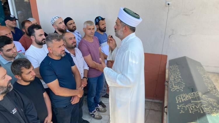 <p>Yaralılar Gölcük Necati Çelik Devlet Hastanesi'ne kaldırıldı. Baba Nail Kurban yapılan tüm müdahalelere rağmen kurtarılamadı. Oğlu M.A.K. ise Kocaeli Üniversitesi Tıp Fakültesi Hastanesi'ne sevk edildi.</p>