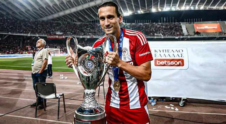 <p>Trabzonspor, eski oyuncusu Yusuf Yazıcı'yı gündemine aldı.<br />
<br />
(TAKVİM)</p>