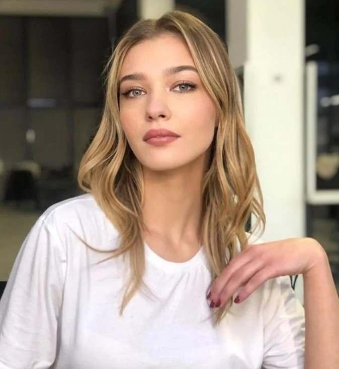 <p><span style="color:#000000">Melisa Döngel, hakkında alkollü araç kullanırken yakalandığı ve ehliyetine el konulduğuna dair iddialar ortaya atılmıştı. Ünlü oyuncu iddialara yanıt verdi. </span></p>