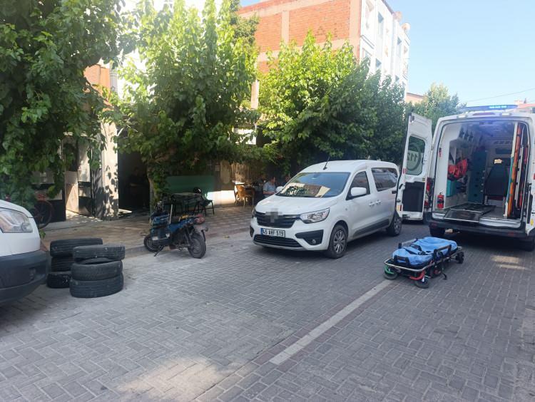 <p>Olay, önceki gün saat 22.00 sıralarında, Akhisar ilçesi Hürriyet Mahallesi 209 Sokak'taki apartman dairesinde meydana geldi. </p>

