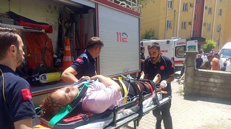 <p>Patlamadan yan dairede yaşayan Yaşar Dikbaş, eşi Sabahat Dikbaş ve kızları Songül Kandemir'in de etkilendi. </p>