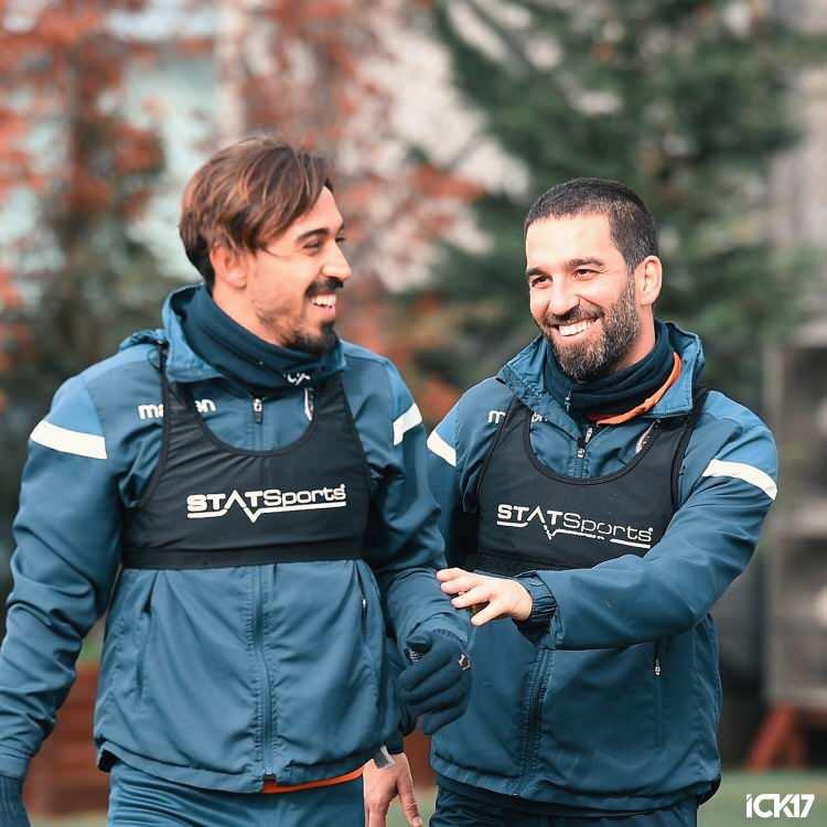 <p>Genç teknik adam, futbolculuk döneminden beri yakın ilişkilere sahip olduğu İrfan Can Kahveci'yi de Ukrayna'ya getirtmek istiyor.</p>