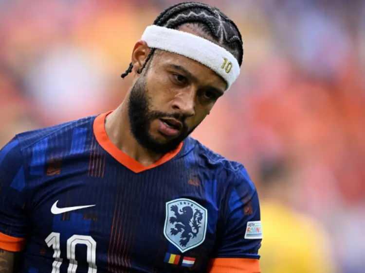 <p>Alacakları nedeniyle Corinthians'a ihtar çeken Memphis Depay için transferdeki en şanslı takım Beşiktaş.<br />
<br />
(FOTOMAÇ)</p>