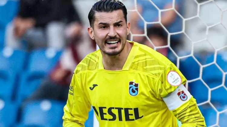 <p>Trabzonspor'un milli kalecisi Uğurcan Çakır, Fenerbahçe'ye çok yakın.<br />
<br />
Sarı-lacivertli takımla anlaşan Uğurcan, kulüplerin uzlaşmasını bekliyor.<br />
<br />
(AKŞAM)</p>