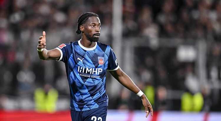 <p>Galatasaray, Bundesliga'da Heidenheim forması giyen sağ bek Omar Traore'yi yakından takip ediyor.<br />
<br />
Oyuncu için Union Berlin ve Mönchengladbach da devrede.<br />
<br />
(FANATİK)</p>
