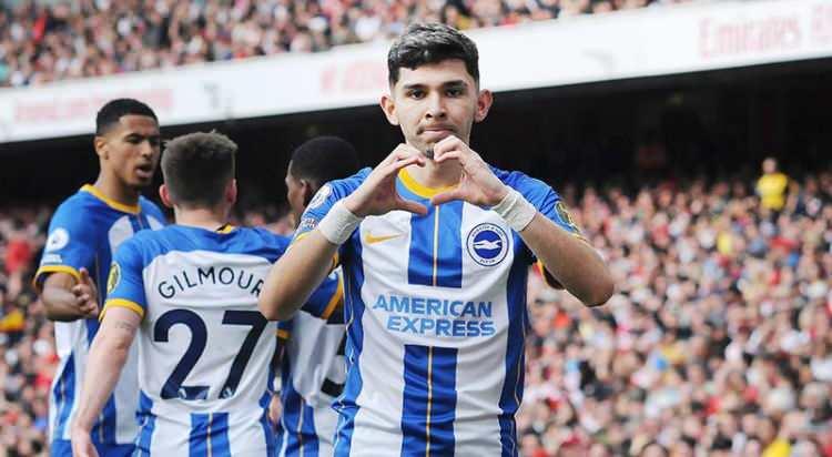 <p>Galatasaray, 21 yaşındaki Julio Enciso için harekete geçerken Brighton teklifleri değerlendiriyor.<br />
<br />
Porto ve Inter de yıldız oyuncunun peşinde.<br />
<br />
(TAKVİM)</p>