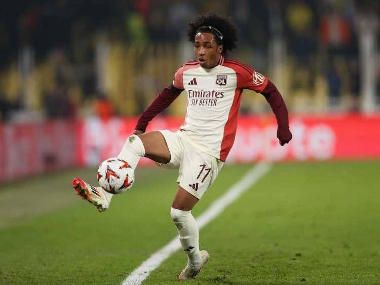 <p><strong>BEŞİKTAŞ BELÇİKALI SÜPER YETENEK İÇİN DEVREDE</strong></p>
<p> </p>
<p>Geçtiğimiz sezon 19.5 milyon euroya Gent'ten transfer ettiği Belçikalı Malick Fofana için de devrede olan Beşiktaş sol kanatta forma giyen yıldızın transferi konusunda ciddi mesafe kat etti.</p>