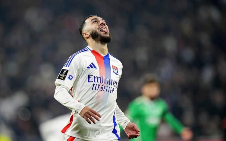 <p>Özellikle Solskjaer'in ısrarla istediği yıldız golcü için Beşiktaş bastırıyor. Başkan Serdal Adalı'nın bizzat devreye girerek bu transferi bitirmesi bekleniyor.</p>