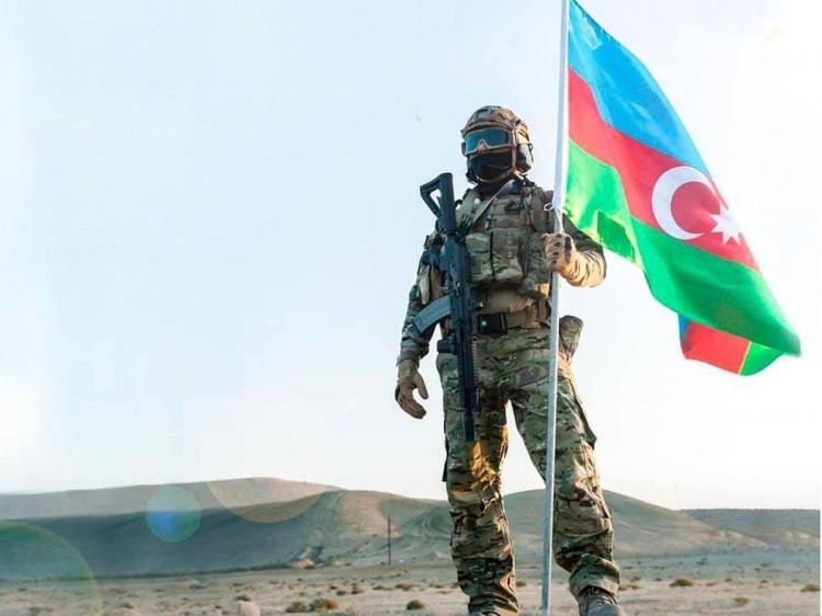 <p><span style="color:#B22222"><strong>4) AZERBAYCAN</strong></span></p>
<p> </p>
<p><strong>Ermenistan ile karşılıklı olarak birçok kez ateşkesi ihlal etti.</strong></p>
<p> </p>
<p>Özellikle 2020 Karabağ Savaşı’nda Moskova aracılığıyla sağlanan ateşkesi ihlal ettiği iddiaları oldu.</p>