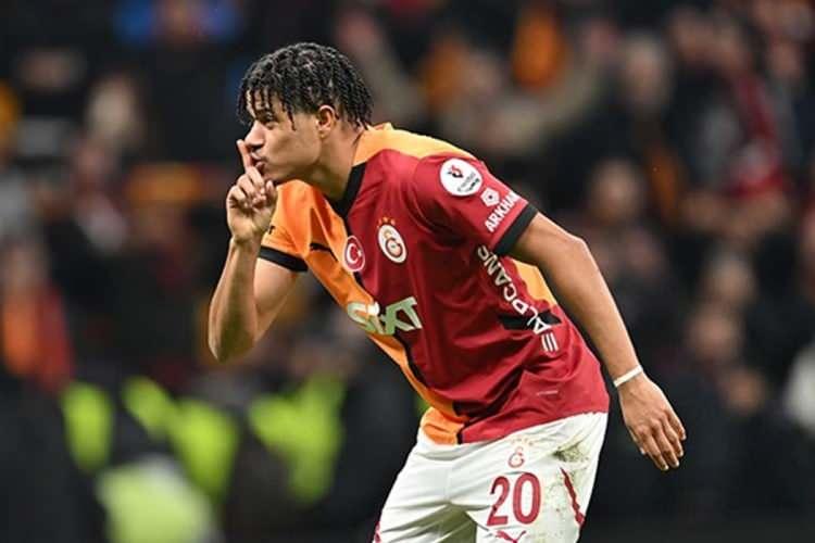 <p>Galatasaray'ın Aston Villa'dan gelen talep sonrasında kapıyı 40 milyon eurodan açtığı belirtildi.</p>
