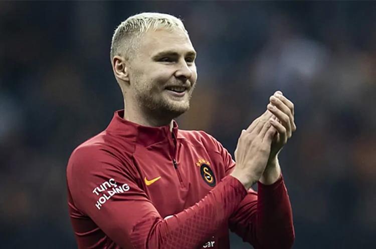 <p>İtalya Serie A takımlarından talipleri olan Galatasaray'ın Danimarkalı stoperi Victor Nelsson için minimum 7 milyon euro bonservis bedeli belirlendi.<br />
<br />
(FANATİK)</p>
