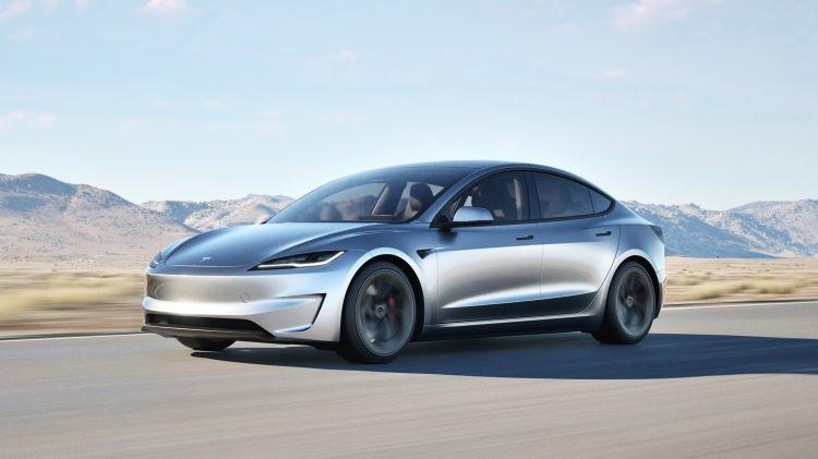 <p>| <strong>Tesla Model 3<br />
Fiyat: 42 bin 490 dolar (1 milyon 688 bin lira)</strong></p>
