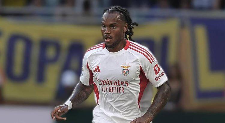 <p>Beşiktaş orta alana bir yıldız isim daha dahil etmek istiyor. Kurmaylar, Benfica'da kiralık oynayan PSG ile sözleşmesi devam eden Renato Sanches'e teklif sunmaya haırlanıyor.<br />
<br />
(FOTOMAÇ)</p>
