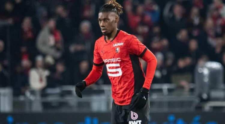 <p>Trabzonspor, Rennes forması giyen savunma oyuncusu Wooh için geri sayıma başladı.<br />
<br />
Bordo-mavili ekip, 1.91 boyundaki stoper için 5 milyon Euro önerdi.<br />
<br />
(FOTOMAÇ)</p>