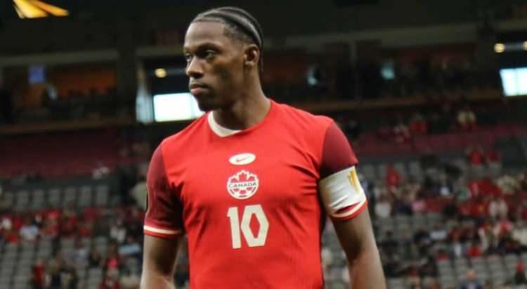 <p>Fenerbahçe, Jonathan David için kesenin ağzını açtı.<br />
<br />
Kanarya, 60 milyon Euro isteyen David'e 3 yıllık 55 milyon Euro verince transferin gözde isminde favori kulüp haline geldi.<br />
<br />
(TAKVİM)</p>