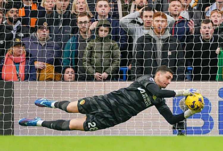 <p>Djordje Petrovic için görüşmelerini sürdüren Galatasaray, Chelsea'nin yüksek bonservis inadını kırmaya çalışıyor.<br />
<br />
Djordjevic, sarı-kırmızılıların listesinde ilk sırada yer alıyor.<br />
<br />
(FOTOMAÇ)</p>
