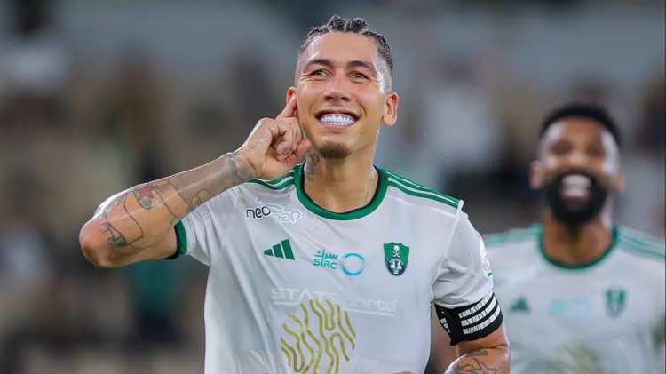 <p>Beşiktaş'ta başkan Serdal Adalı, Al Ahli forması giyen Roberto Firmino'nun transferine onay vermedi.<br />
<br />
(MİLLİYET)</p>