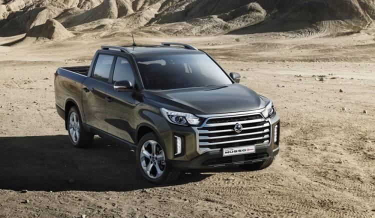 <p><strong>SsangYong Musso Grand</strong></p>
<p><strong></strong><br />
<br />
Başlangıç paketi mevcut fiyatı 1 milyon 735 bin lira, yüzde 50 ÖTV'li hali 2 milyon 502 bin 403 lira</p>
<p><br />
Tam donanımlı modeli mevcut fiyatı 1 milyon 799 bin 412 lira, yüzde 50 ÖTV'li hali 2 milyon 595 bin 305 lira.</p>