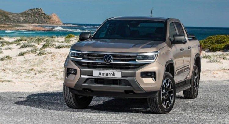 <p><strong>Volkswagen Amarok</strong></p>
<p> </p>
<p>Başlangıç paketi mevcut fiyatı 2 milyon 902 bin lira, yüzde 50 ÖTV'li hali 4 milyon 185 bin 576 lira</p>
<p><br />
Tam donanımlı modeli mevcut fiyatı 3 milyon 312 bin lira, yüzde 50 ÖTV'li hali 4 milyon 776 bin 923 lira.</p>