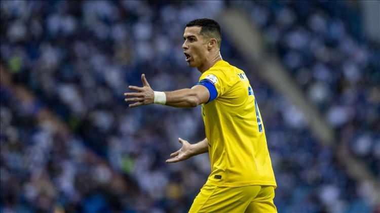 <p>Al Nassr, şampiyon olursa Ronaldo 8 milyon pound daha kazanacak.</p>