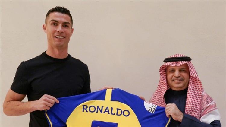 <p>Al Nassr, Asya Şampiyonlar Ligi'ne katılmaya hak kazanır ve şampiyon olursa: 6.5milyon pound bonus.</p>
<p> </p>