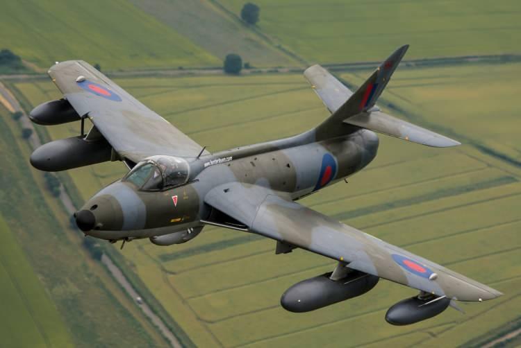 <p><strong><span style="color:#B22222">HAWKER HUNTER  -  Birleşik Krallık </span> |  1.972</strong></p>

