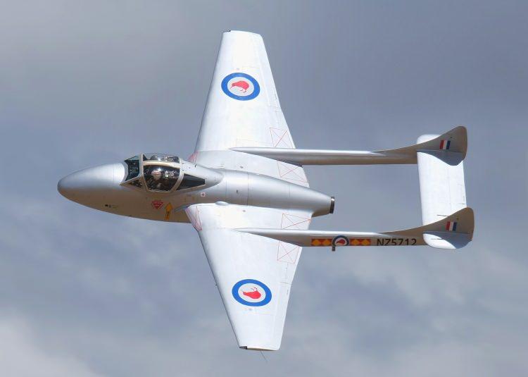 <p><strong><span style="color:#B22222">DE HAVILLAND VAMPIRE - İngiltere</span> | 3.268</strong></p>