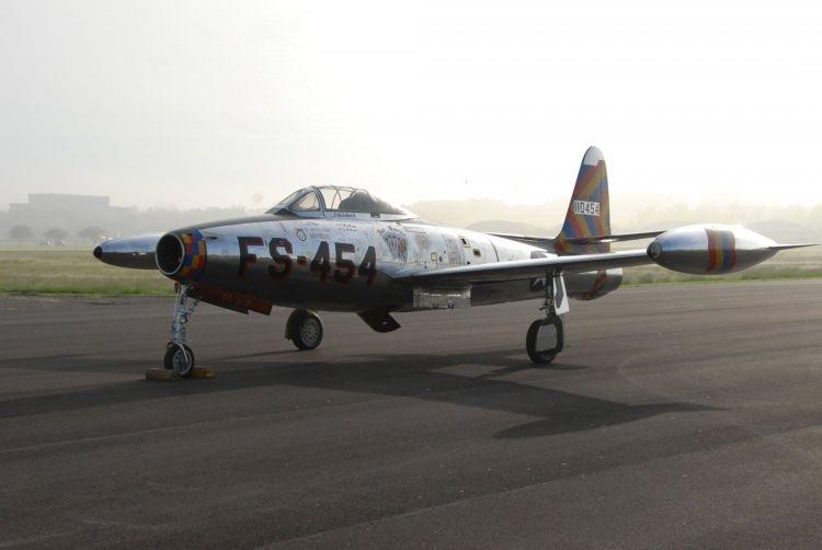 <p><strong><span style="color:#B22222">F-84 THUNDERJET - ABD</span> | 7.524</strong></p>