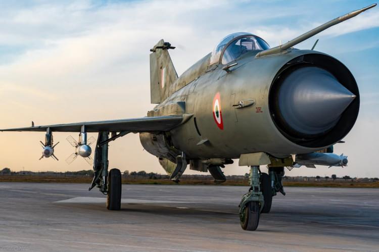 <p><strong><span style="color:#B22222">MIG-21 - Rusya </span>  |  11.496</strong></p>
