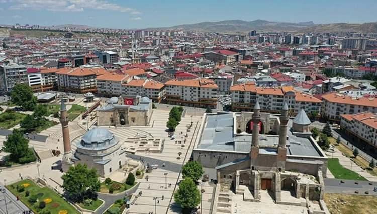 <p>Sivas-17 ilçe</p>
<p> </p>