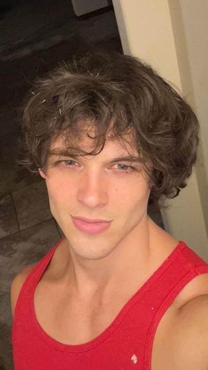 <p><span style="color:#000000"><strong>ABD'nin Oklahoma kentinde yaşayan 25 yaşındako Joshua Allard isimli bir YouTuber, sadece yumurta tükettiği ilginç beslenme deneyimini takipçileriyle paylaştı.</strong></span></p>